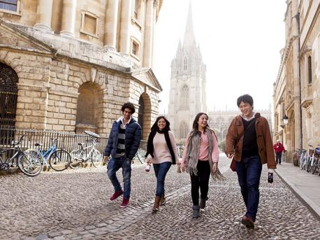 شهر لیدز - 10 شهر برتر دانشجویی در انگلستان